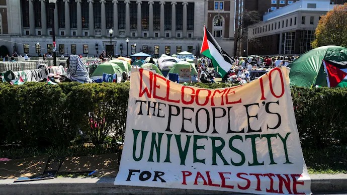 https://www.poreia.net/sites/default/files/field/image/columbia-university-protesting-students-palestine.jpg