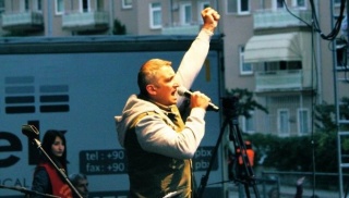 d, Alkhs, Group Yorum